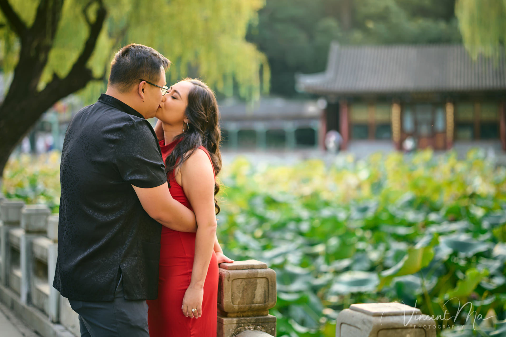 A couple enjoying an engagement photoshoot at the Summer Palace in Beijing Captured by a local Beijing photographer.