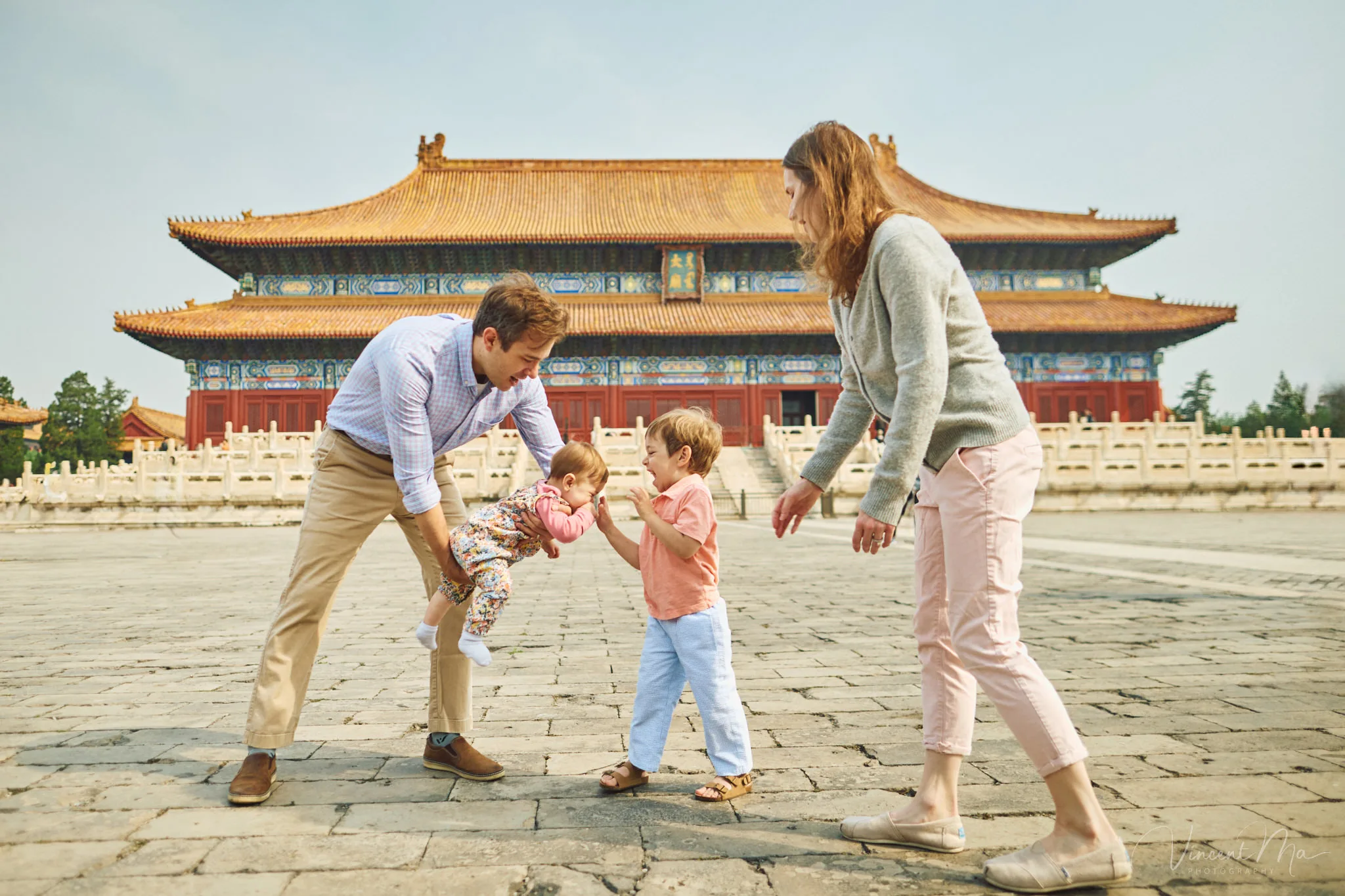 Discover the best of Beijing family photography and travel photography at the Imperial Ancestral Temple. With its stunning architecture similar to the Forbidden City but fewer crowds, it’s an ideal location to capture unforgettable family moments. Plan your photo - filled trip now!Beijing photoshoot-Beijing photographer