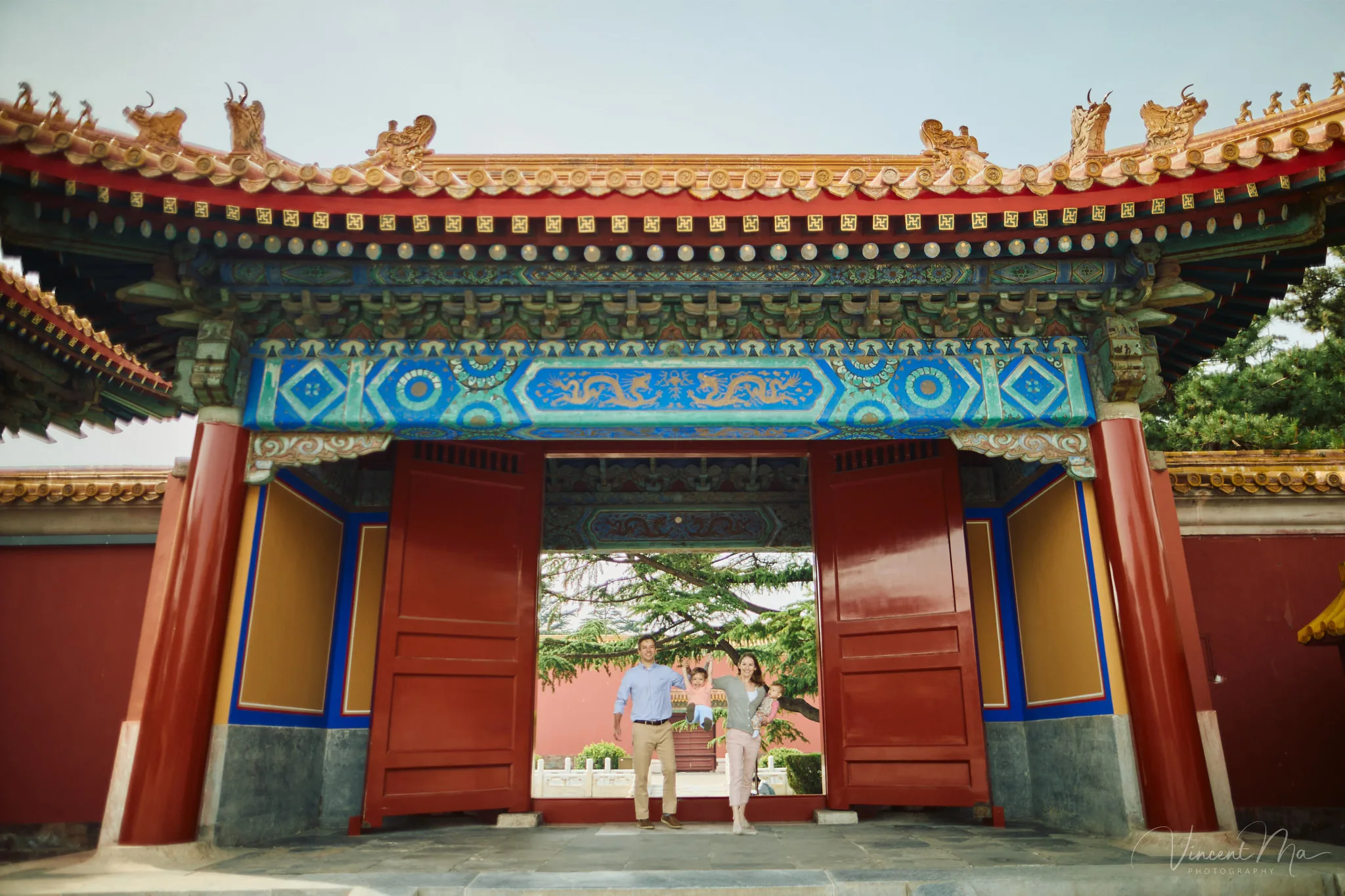 Discover the best of Beijing family photography and travel photography at the Imperial Ancestral Temple. With its stunning architecture similar to the Forbidden City but fewer crowds, it’s an ideal location to capture unforgettable family moments. Plan your photo - filled trip now!Beijing photoshoot-Beijing photographer