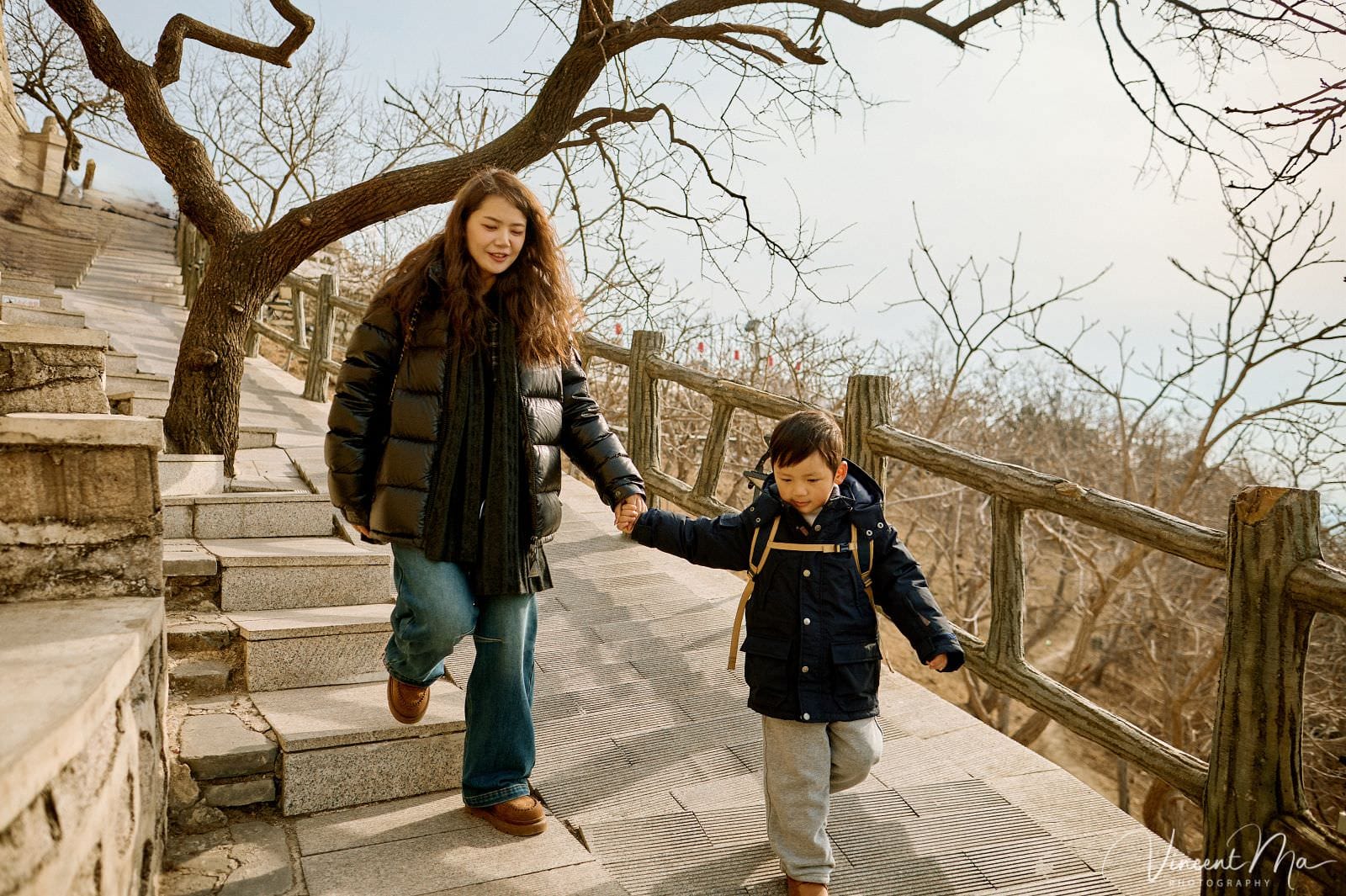 Mutianyu Great Wall family photography session in winter