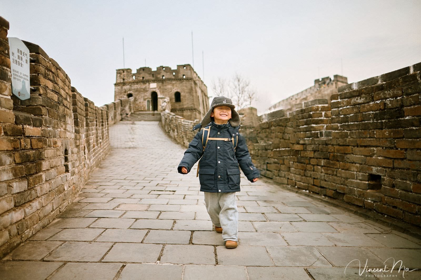 Candid lifestyle photography at Mutianyu