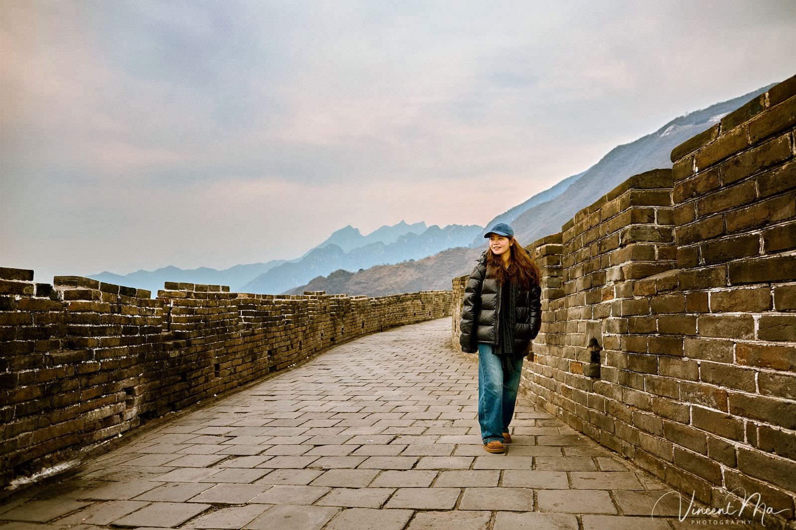Candid lifestyle photography at Mutianyu