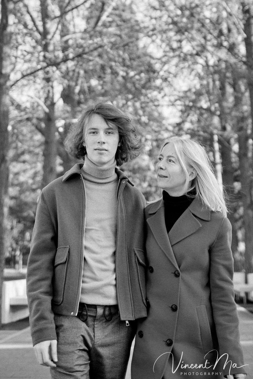 Candid emotional moment between mother and son during a vacation photoshoot in China.
