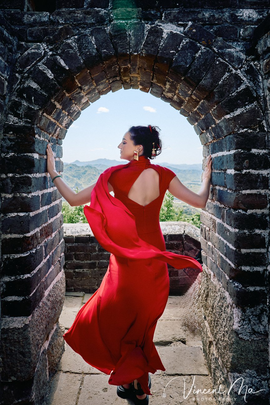 High-end Great Wall fashion photoshoot Beijing featuring a solo female traveler