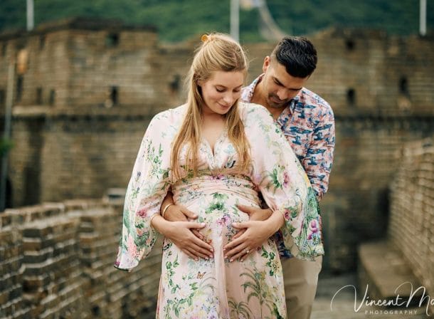 Maternity travel photography Beijing showing the convenient cable car route at Mutianyu.