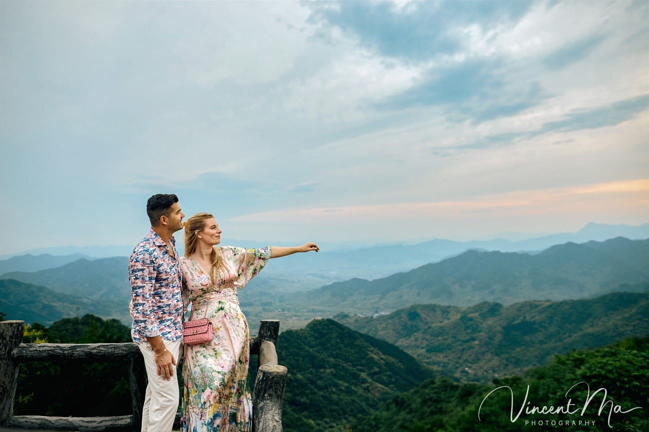 Cinematic Great Wall maternity photoshoot Beijing at Mutianyu Tower 14 featuring a Dutch client.